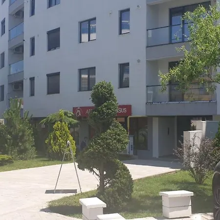 Apartament Cristian Navodari Exterior photo